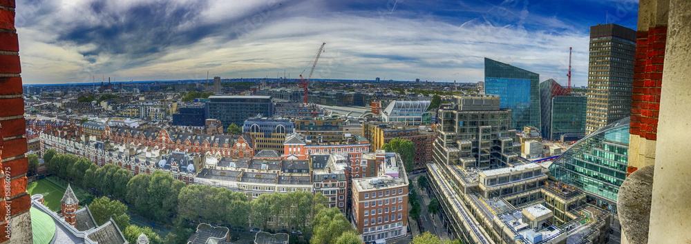 Naklejka premium Beautiful panoramic aerial view of London buildings