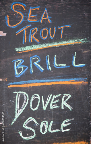 Bilde på lerret Chalk board sign in fishmonger shop