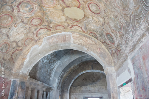 Interior fresco in Pompeii ruins © Aga Rad