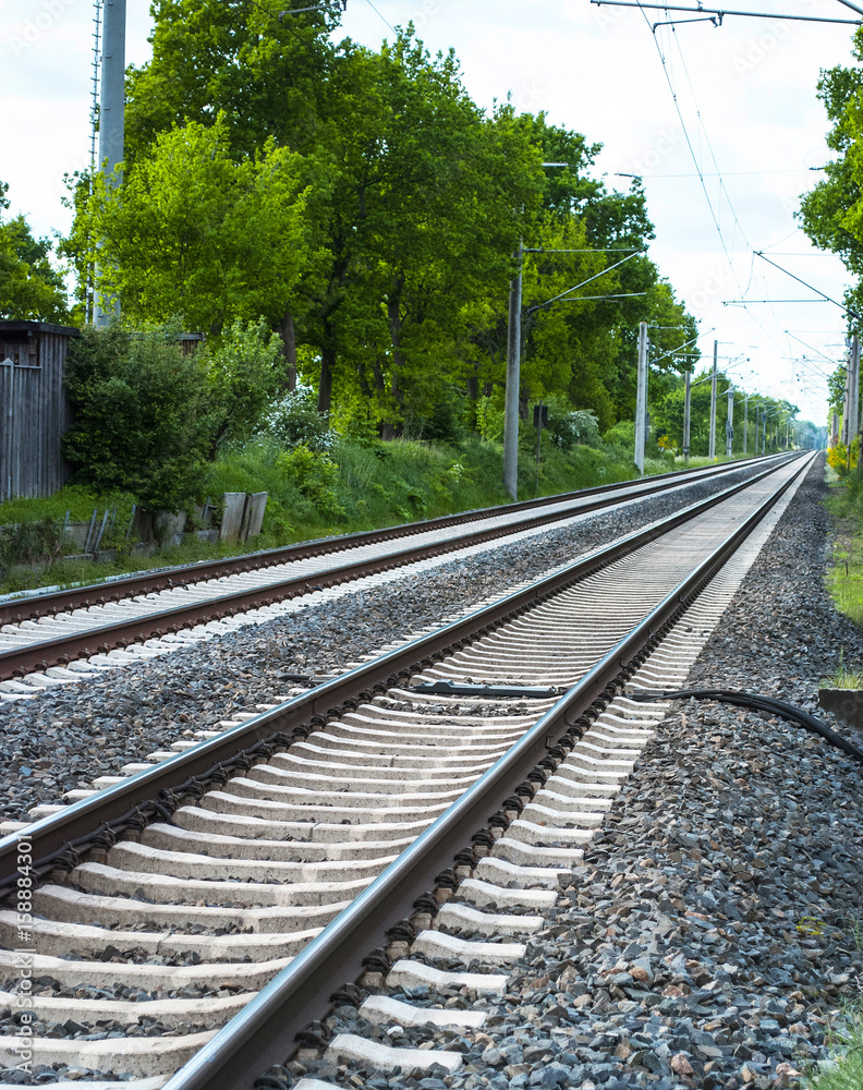 Fototapeta premium Eisenbahnschienen, Zugverkehr in Schleswig-Holstein, Deutschland