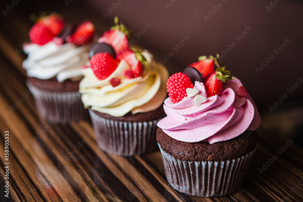Cupcakes with strawberries and cream Cupcakes with strawberries and cream