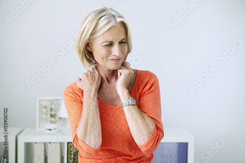 Photos Cervicalgia in an elderly person