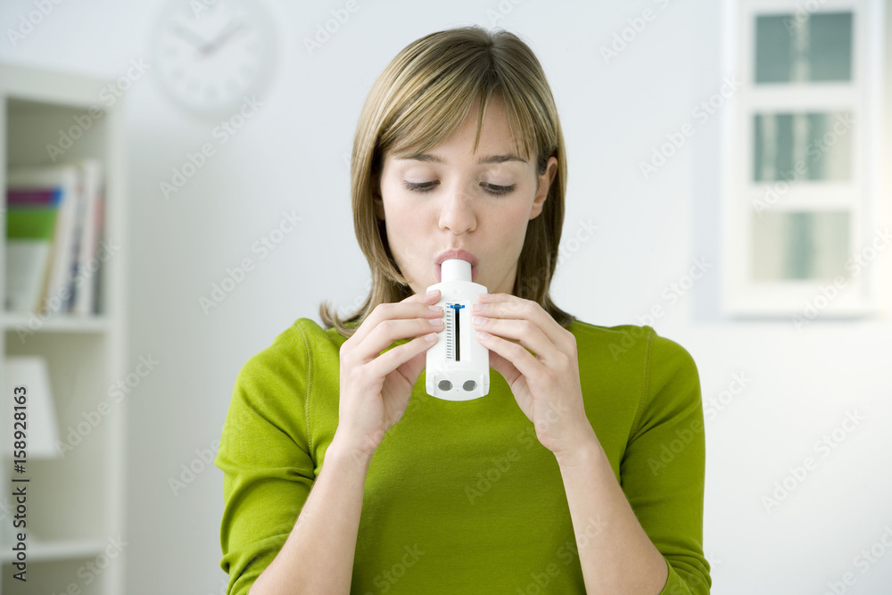 Model Spirometry consist in measuring the volume and the flow of air