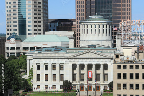 The Ohio statehouse sits in the center of Columbus, OH. © aceshot