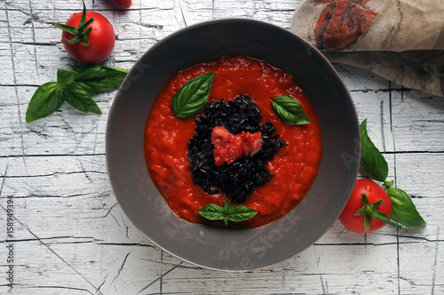 Rice with peppers sauce and strawberries Riso con salsa di peperoni e fragole Arroz con salsa de pimientos y fresas Reis mit Paprika-Sauce und Erdbeeren Riz aux poivrons sauce et fraises 라이스 고추 소스와 딸기 photo