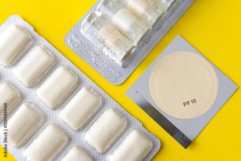 Foto de Different nicotine substitutes gums, patch and cartridge for