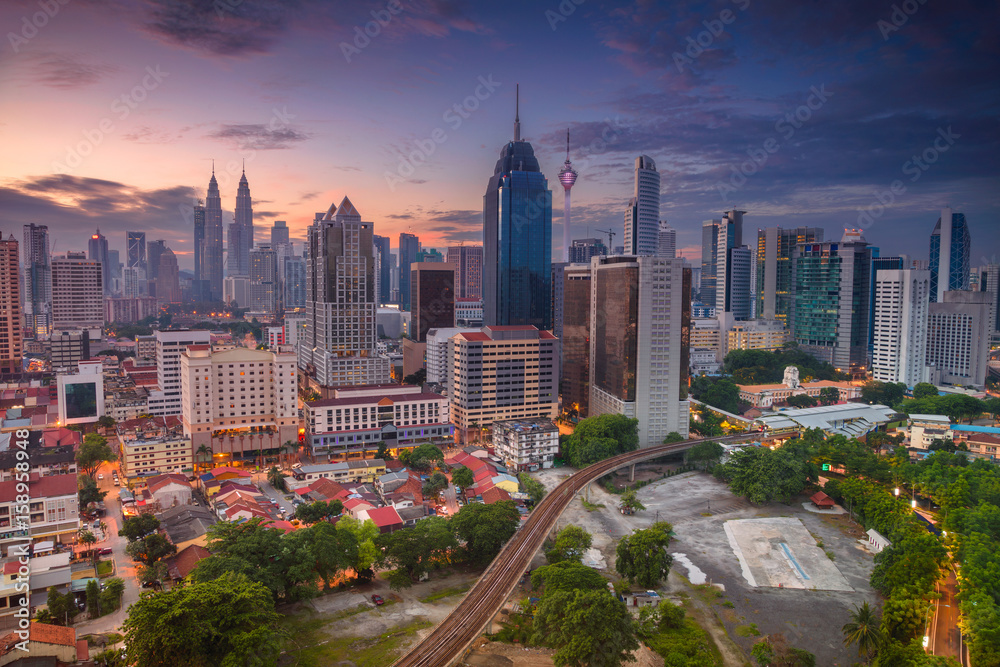 Fototapeta premium Kuala Lumpur. Cityscape image of Kuala Lumpur, Malaysia during sunrise.