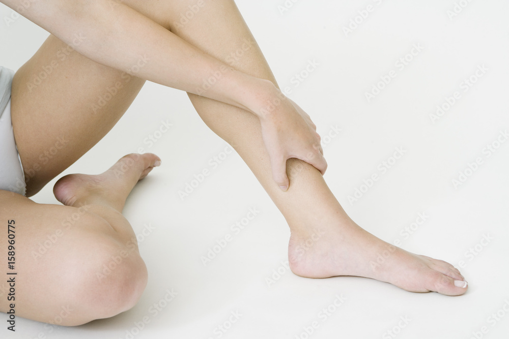 Model The Do In is an automassage technique of chinese origin, then imported in Japan This technique is based on the pressure of certains points (acupressure) aiming at correcting body disorders Pressure of the point Spleen 6 Aim : relieve painful menses Model The Do In is an automassage technique of chinese origin, then imported in Japan This technique is based on the pressure of certains points (acupressure) aiming at correcting body disorders Pressure of the point Spleen 6 Aim : relieve painful menses