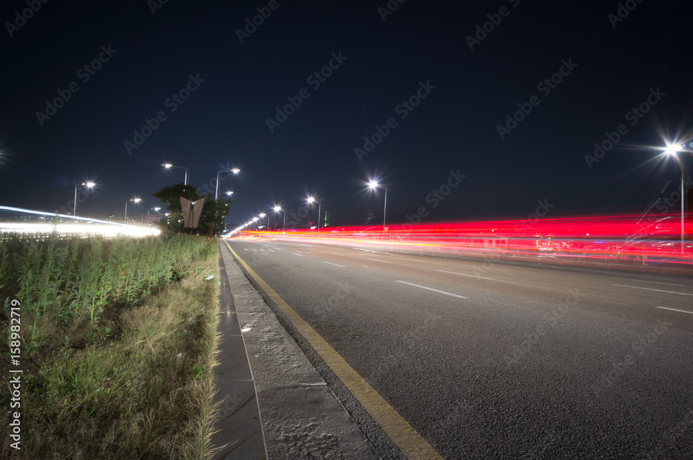 Night traffic on the highway in the city of Seoul