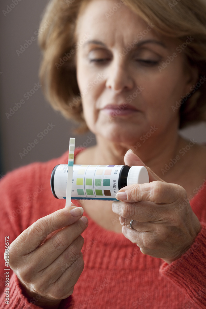 Model Urine test strip This screening test can be used at home (auto