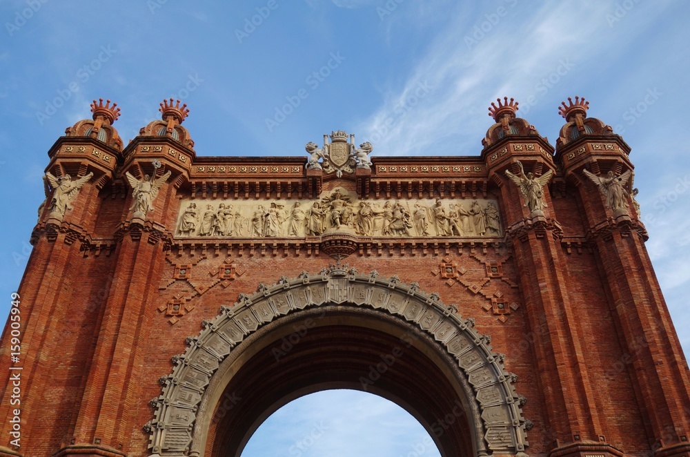 View of the landmark Arc de Triomf (Arco de Triunfo) monument in Barcelona, Spain