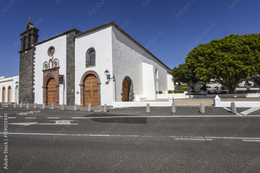 Ταπετσαρία Typical Canary style white church building  in northern Lanzarote, Canary Island
