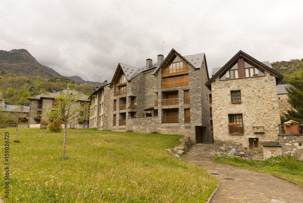 For the town of Panticosa in the Pyrenees of Huesca For the town of Panticosa in the Pyrenees of Huesca