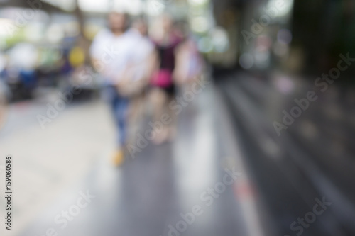 blur walking people © silentgunman