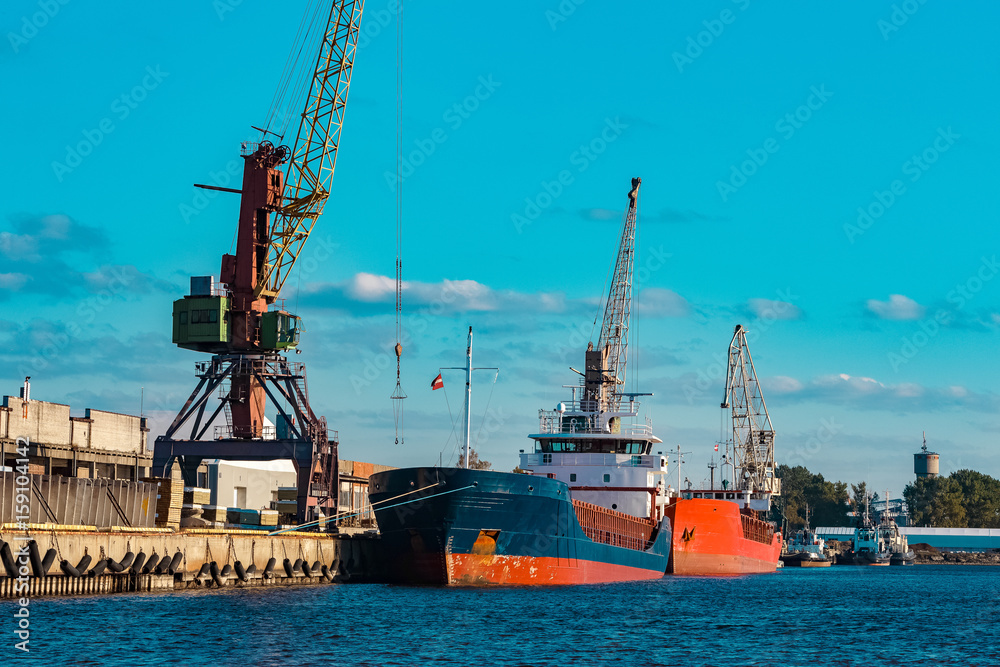 Blue bulk carrier Blue bulk carrier