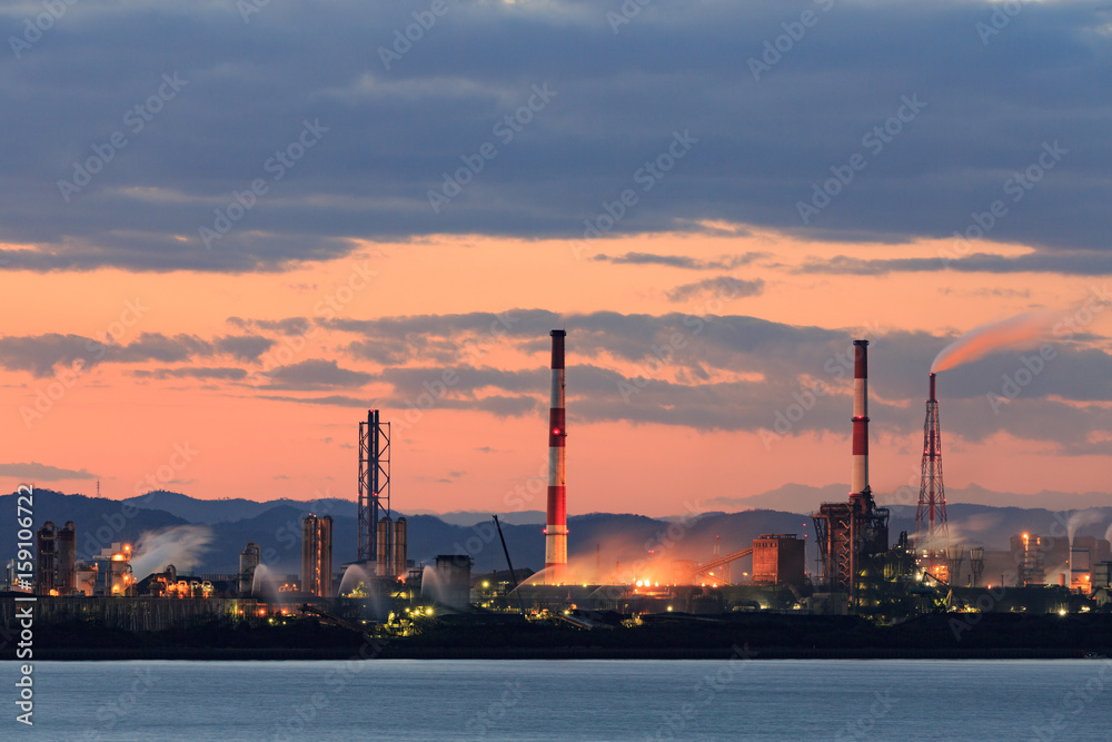 水島コンビナートの夕景