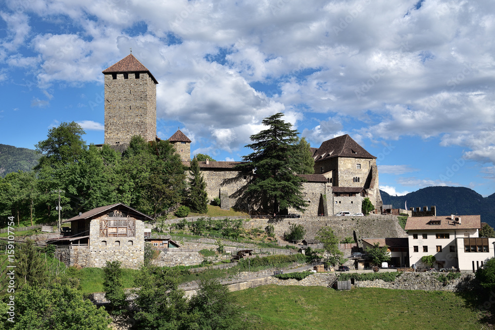 Fototapeta premium Schloss Tirol in Südtirol