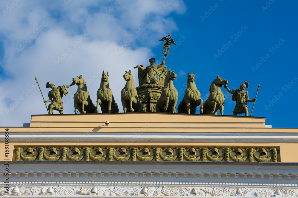 Obraz premium arch of the general staff on palace square 