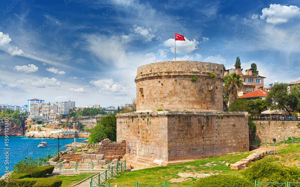 Naklejka premium Wieża Hidirlik w Antalyi, Turcja