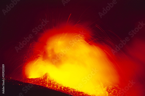 Etna in eruzione, fontana di lava 