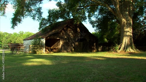 Vintage Barn Pump House Pan