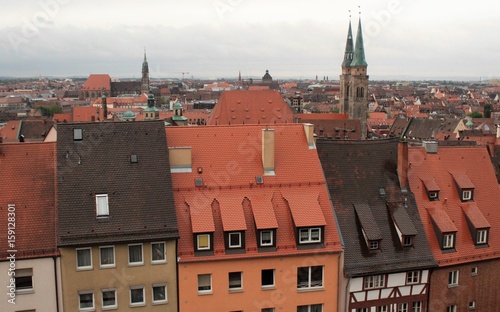 Typisch Nürnberg: Blick von der Burg über die Dächer der Stadt