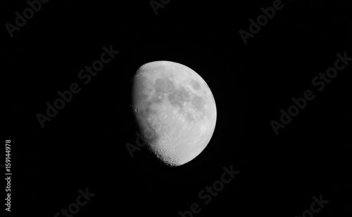 Φωτογραφία Waxing Gibbous Moon in San Diego, June 8 2017