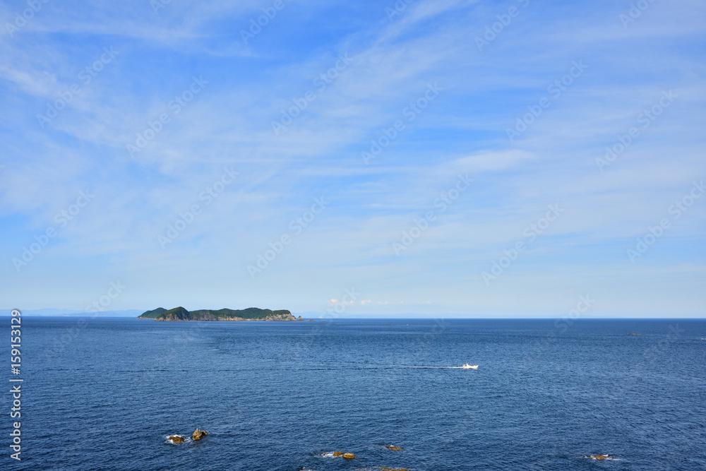 蒲生田岬灯台から見た和歌山方面の海(2017年6月)
