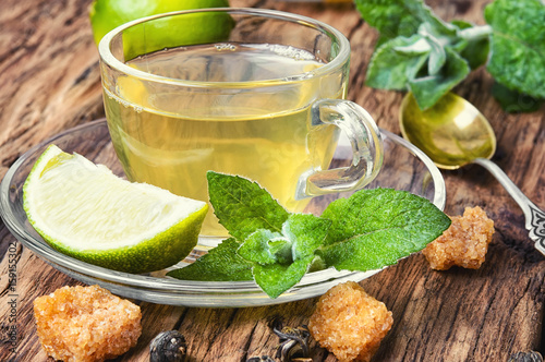 Tea with mint and lemon