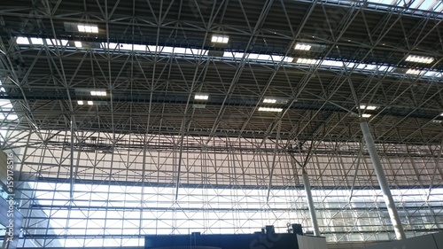 都会で見上げると