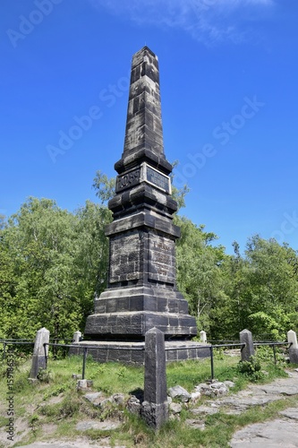Obraz na płótnie Obelisk auf Lilienstein 1 w salonie
