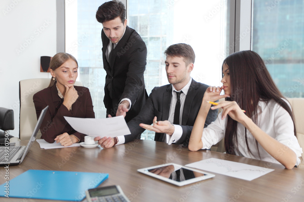 Obraz premium Business people working together at a meeting