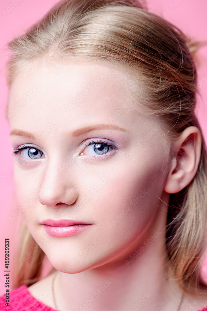 close-up pretty teen close-up pretty teen