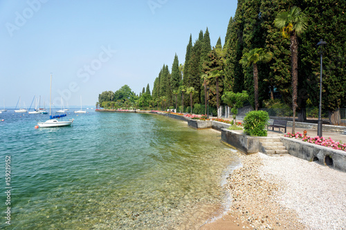 Fototapeta Naklejka Na Ścianę i Meble -  Garda lake, Italy