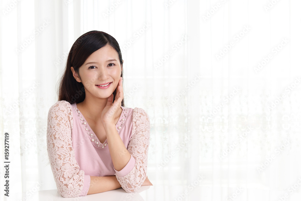 笑顔の女性 笑顔の女性