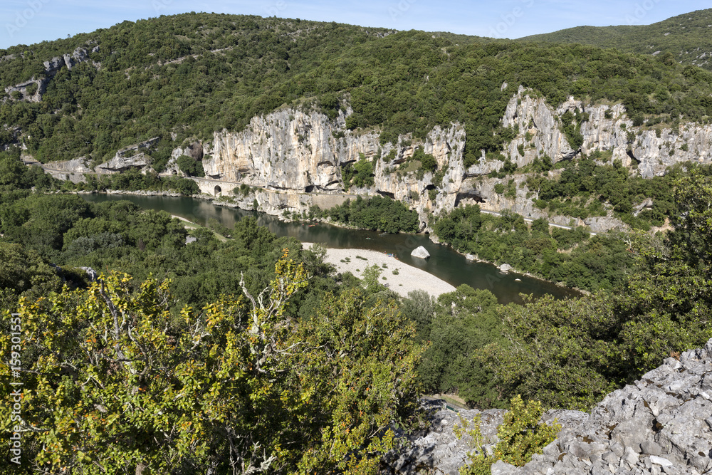 Typische Landschaft in der Ardeche, Südfrankreich