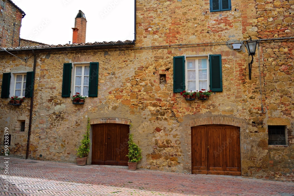vecchie abitazioni in pietra nel centro storico di Pienza, Toscana Italia