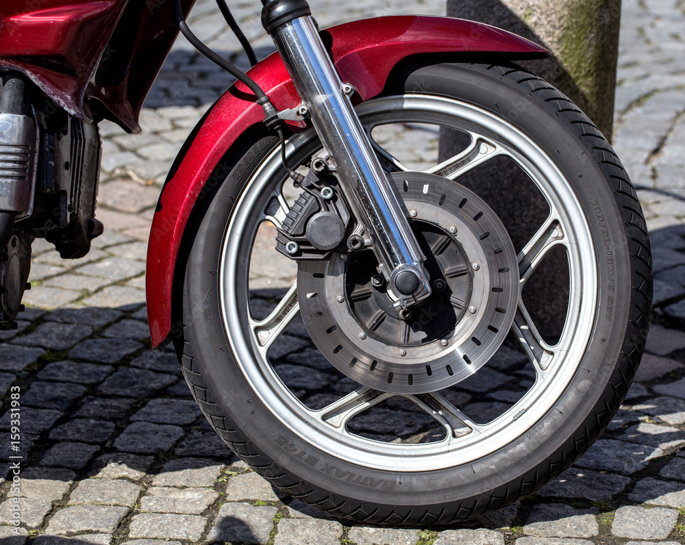 Obraz premium Front wheel of motorcycle