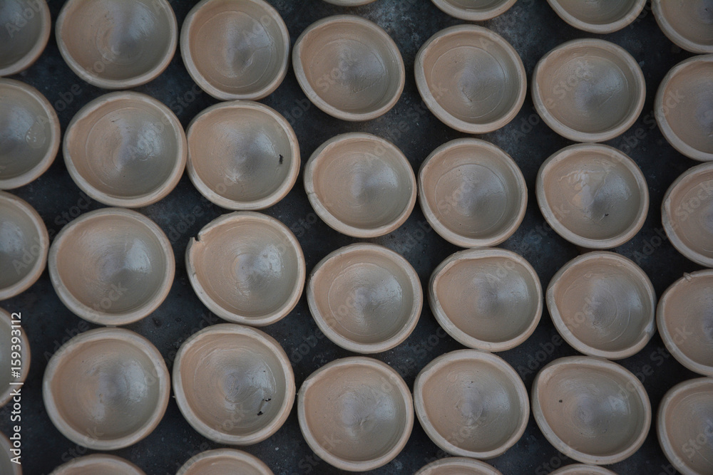 Diyas fail to light up potters' lives Diyas fail to light up potters' lives