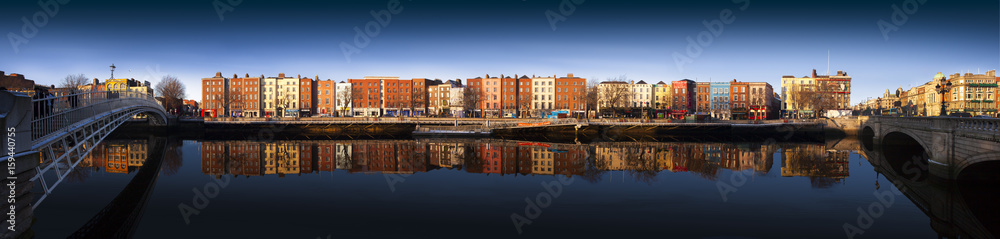 Naklejka premium Bachelors Walk, River Liffey Dublin, Irlandia