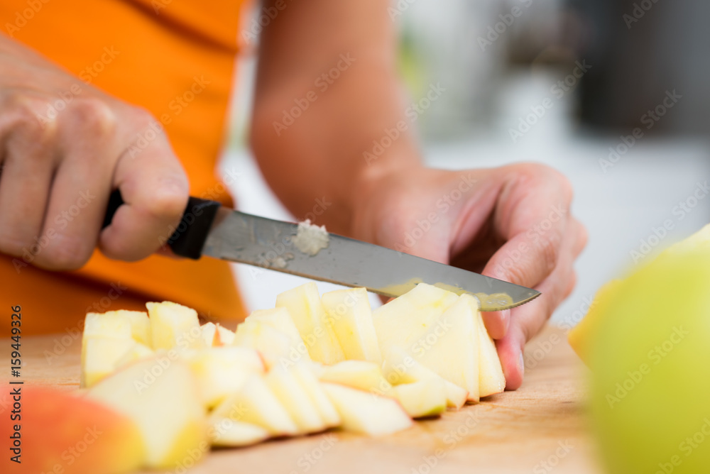 klein geschnittener apfel