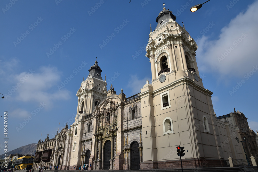 Fototapeta premium Cathédrale de la plaza de Armas à Lima au Pérou