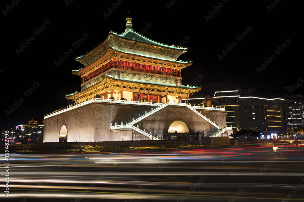Fototapeta premium The Bell Tower of Xi'an, located in the heart of downtown Xi'an was erected in 1384 during the early Ming Dynasty. Shaanxi province of China