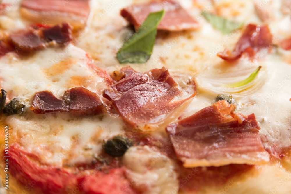 Pizza con pancetta e cipolla, Bacon and onion pizza Pizza con pancetta e cipolla, Bacon and onion pizza