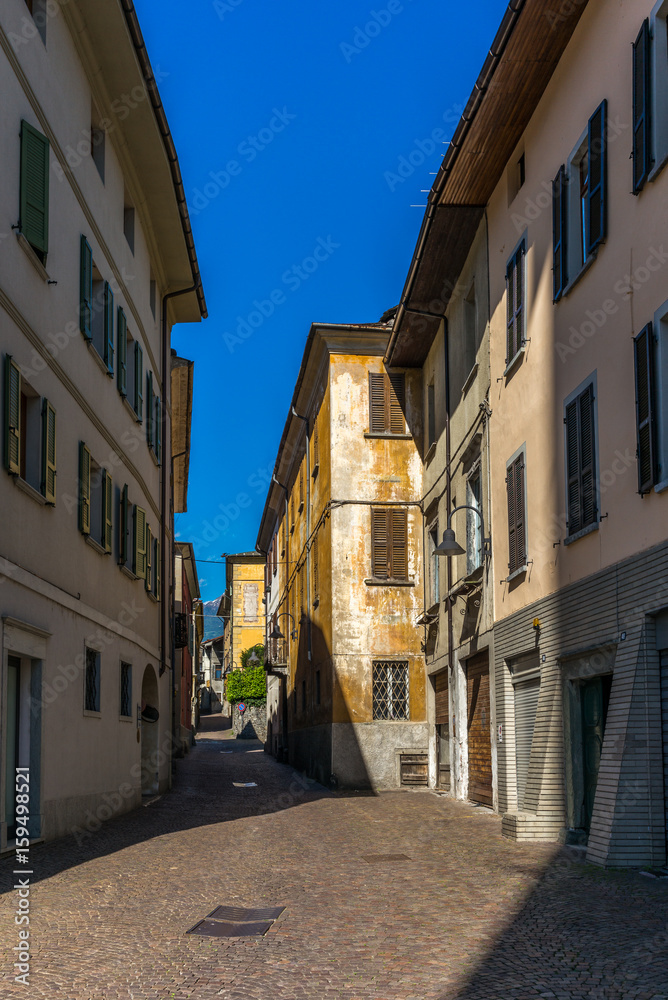 Fototapeta premium View of the narrow streets of Tirano in Italian Valtellina - 9