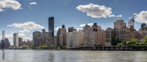 Fototapeta Naklejka Na Ścianę i Meble -  View of East Side Manhattan Skyline And East River