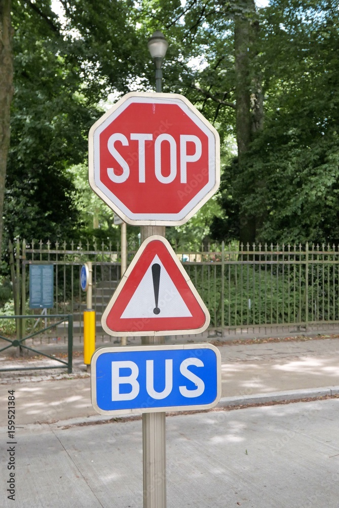 Signalisation routière. Signalisation routière.