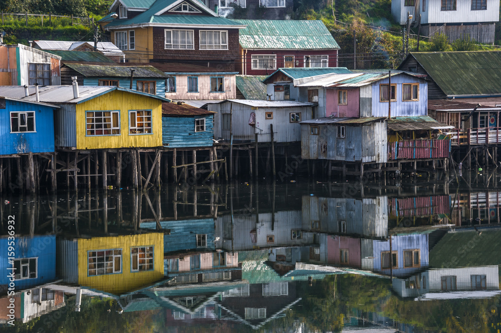 Obraz premium Palafito houses above the water in Castro, Chiloe, Chile
