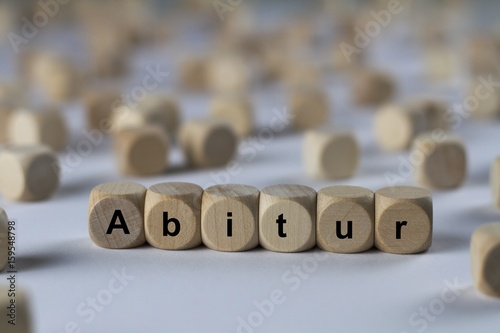Abitur - Bilder mit Wörtern aus dem Bereich Gymnasium G8, Wortwolke, Würfel, Buchstabe, Bild, Illustration
