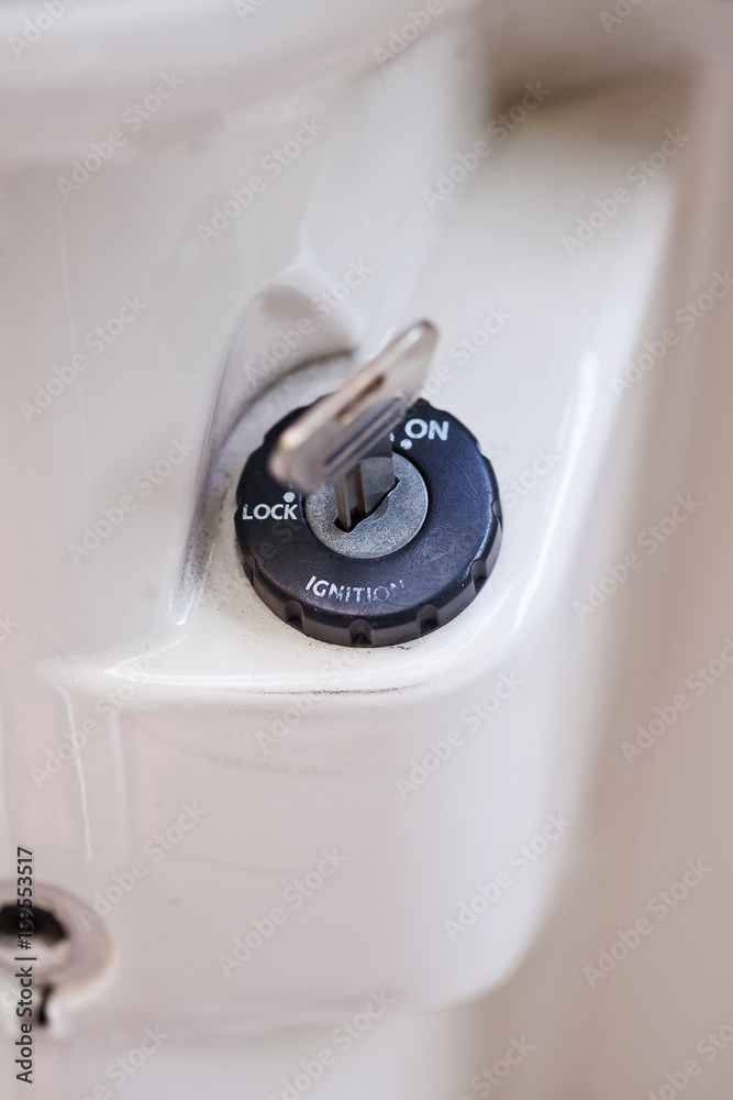 Obraz premium Egnition lock of retro scooter